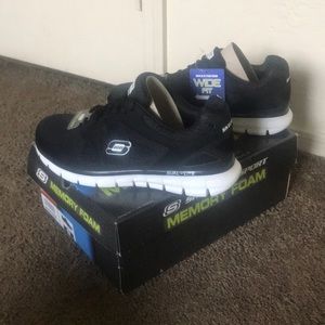 *Free Shipping* Skechers Sport Sneakers